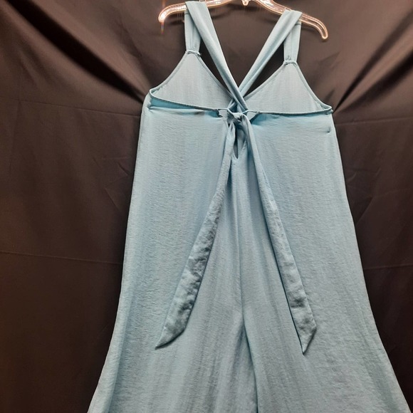NWT Loft Beach Halter Tie V-neck Wide Leg Jumpsuit Medium - Picture 3 of 8
